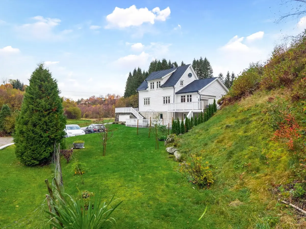 spacious-family-home-close-to-bergen-norway-cheapscandihomes