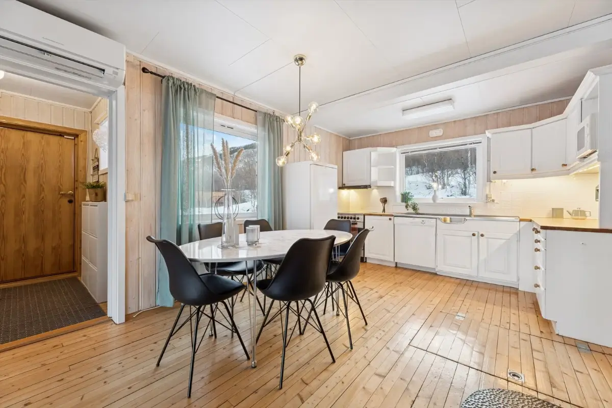 three-bedroom-house-mountain-fjord-view-north-norway-cheapscandihomes