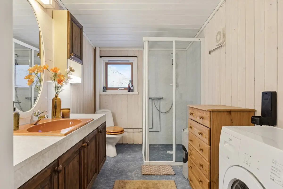 three-bedroom-house-mountain-fjord-view-north-norway-cheapscandihomes