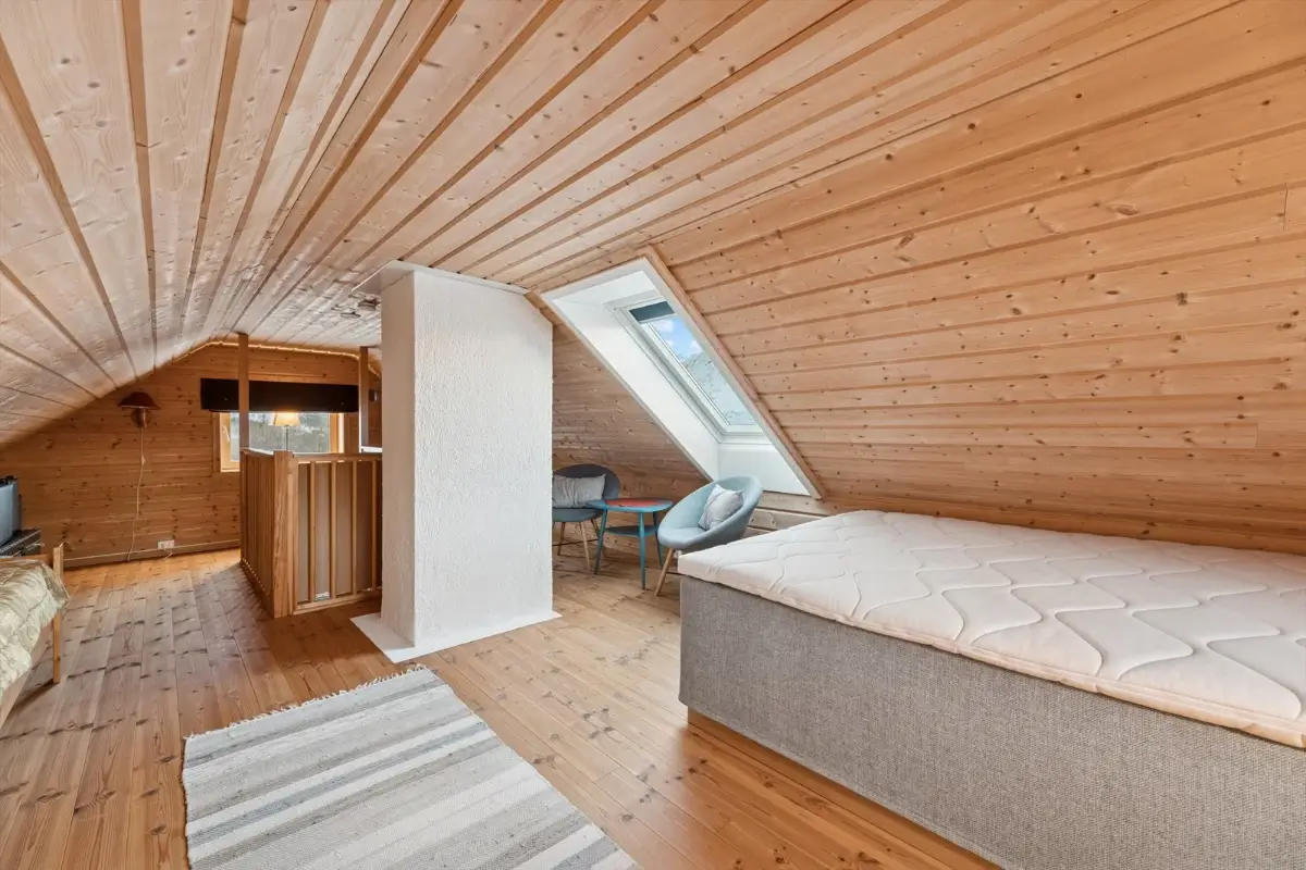 three-bedroom-house-mountain-fjord-view-north-norway-cheapscandihomes