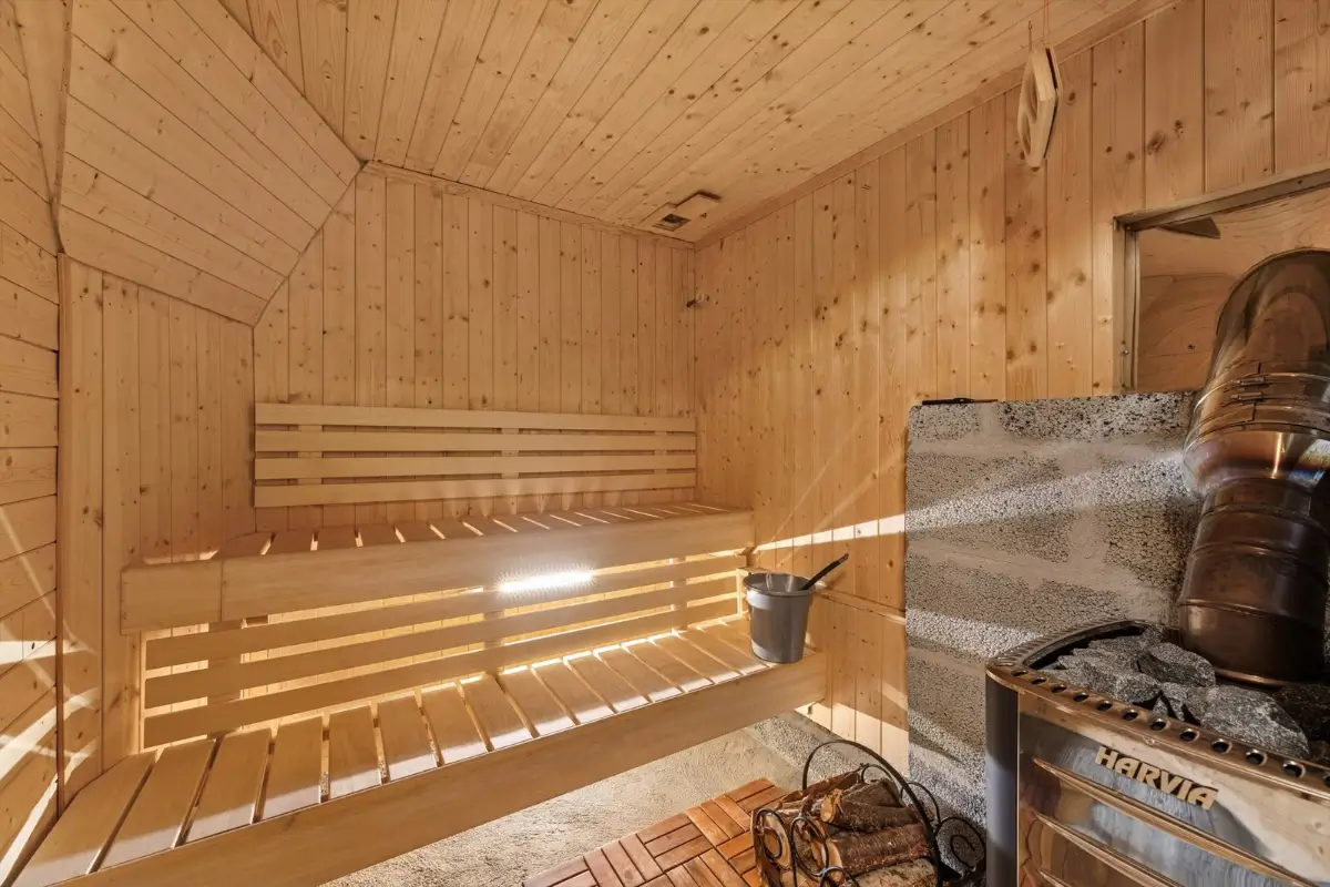 three-bedroom-house-mountain-fjord-view-north-norway-cheapscandihomes