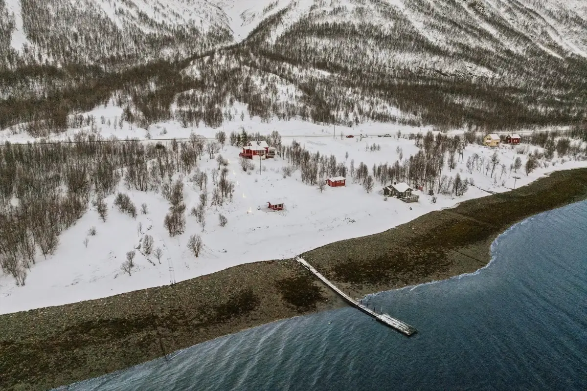 three-bedroom-house-mountain-fjord-view-north-norway-cheapscandihomes