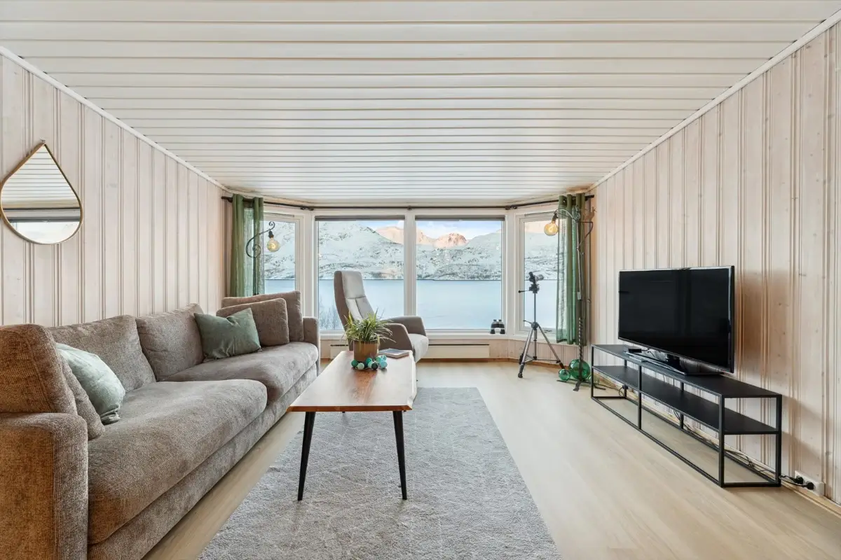three-bedroom-house-mountain-fjord-view-north-norway-cheapscandihomes