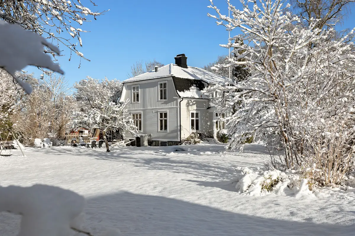 white-villa-with-guest-house-south-sweden-cheapscandihomes