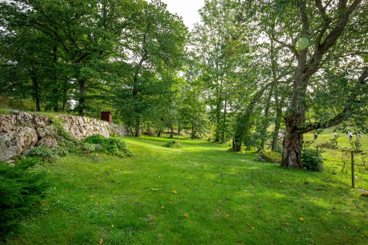 1920s-country-home-guest-house-central-south-sweden-cheapscandihomes