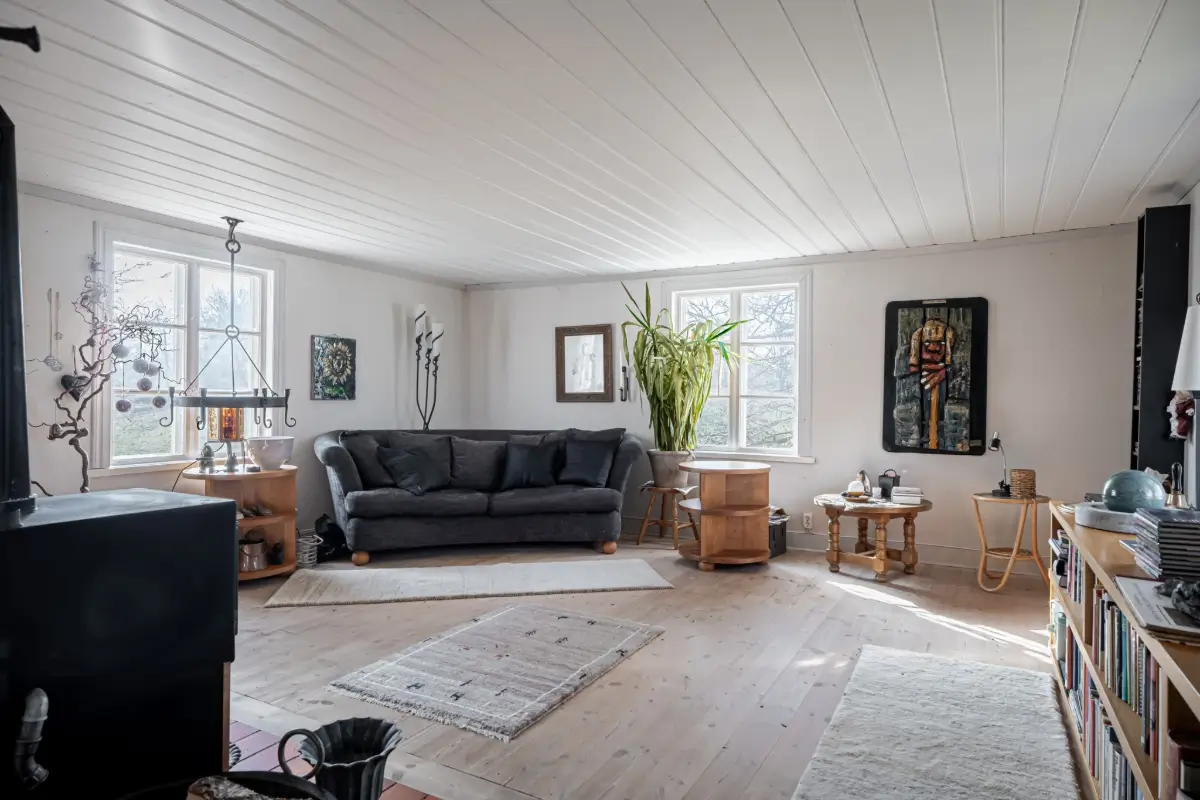 1920s-country-home-guest-house-central-south-sweden-cheapscandihomes