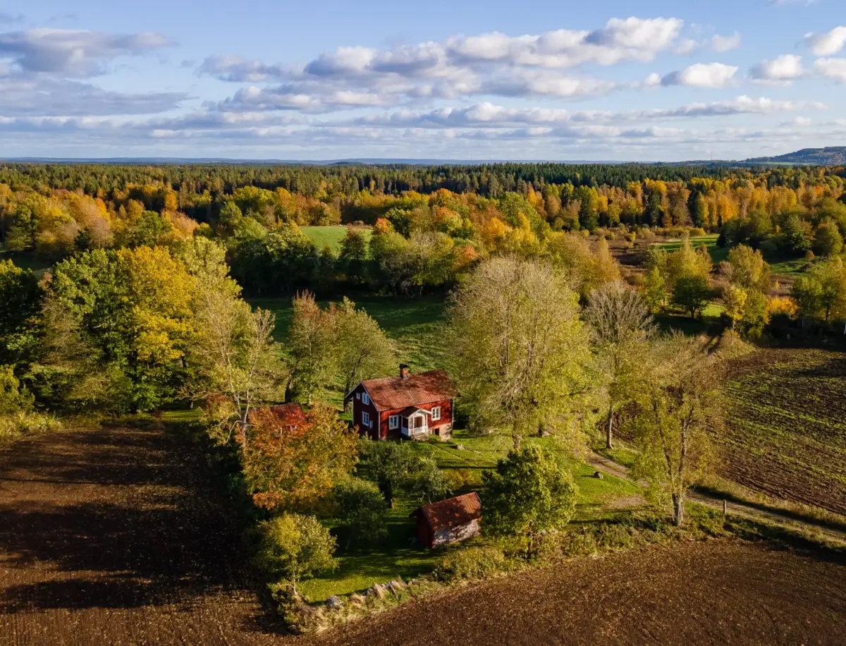 1920s-country-home-guest-house-central-south-sweden-cheapscandihomes