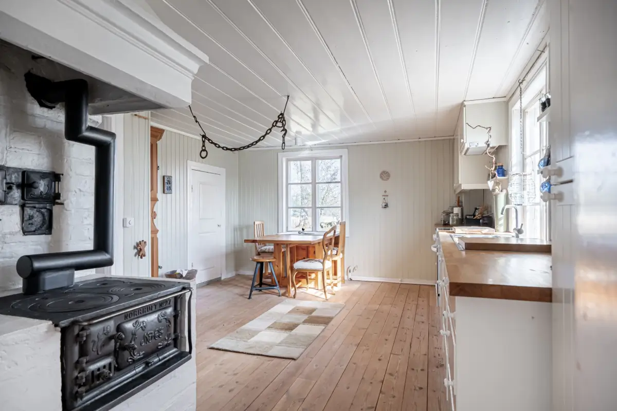 1920s-country-home-guest-house-central-south-sweden-cheapscandihomes