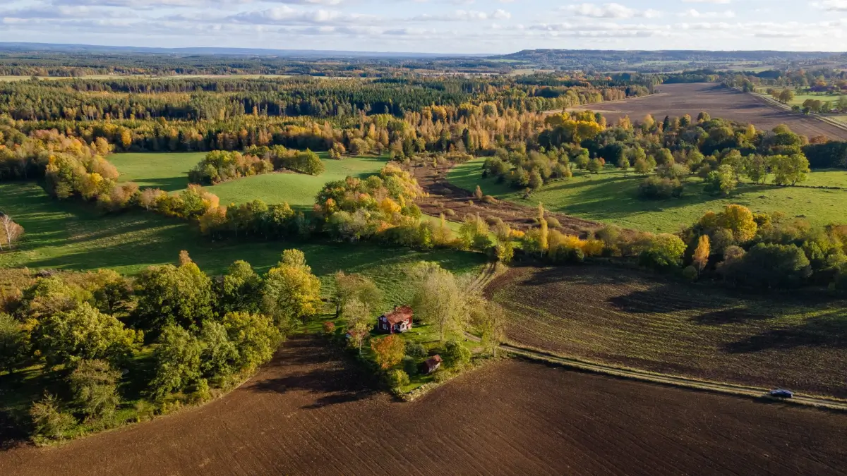 1920s-country-home-guest-house-central-south-sweden-cheapscandihomes