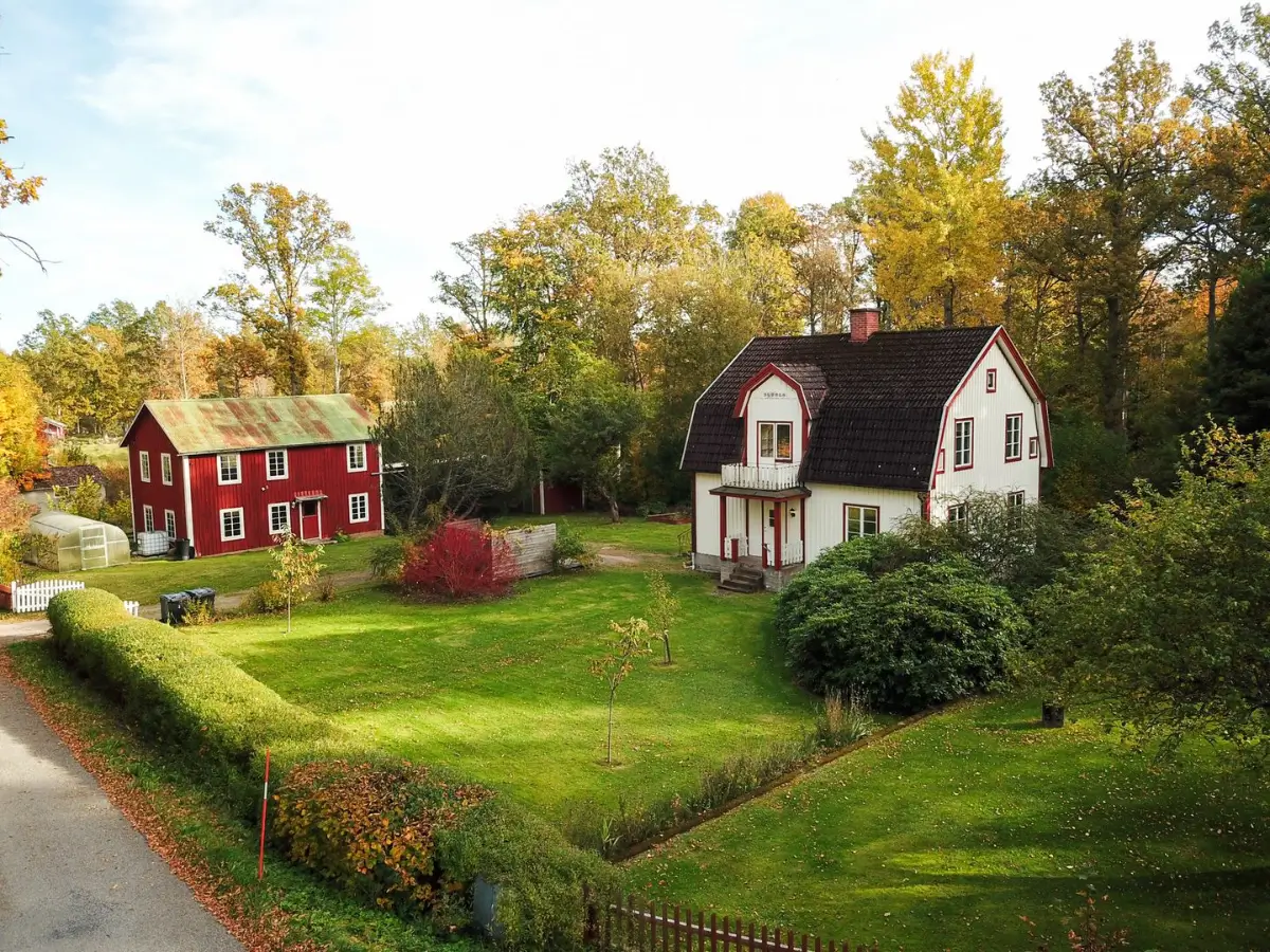 1930s-home-large-multifunctional-outbuilding-south-sweden-cheapscandihomes