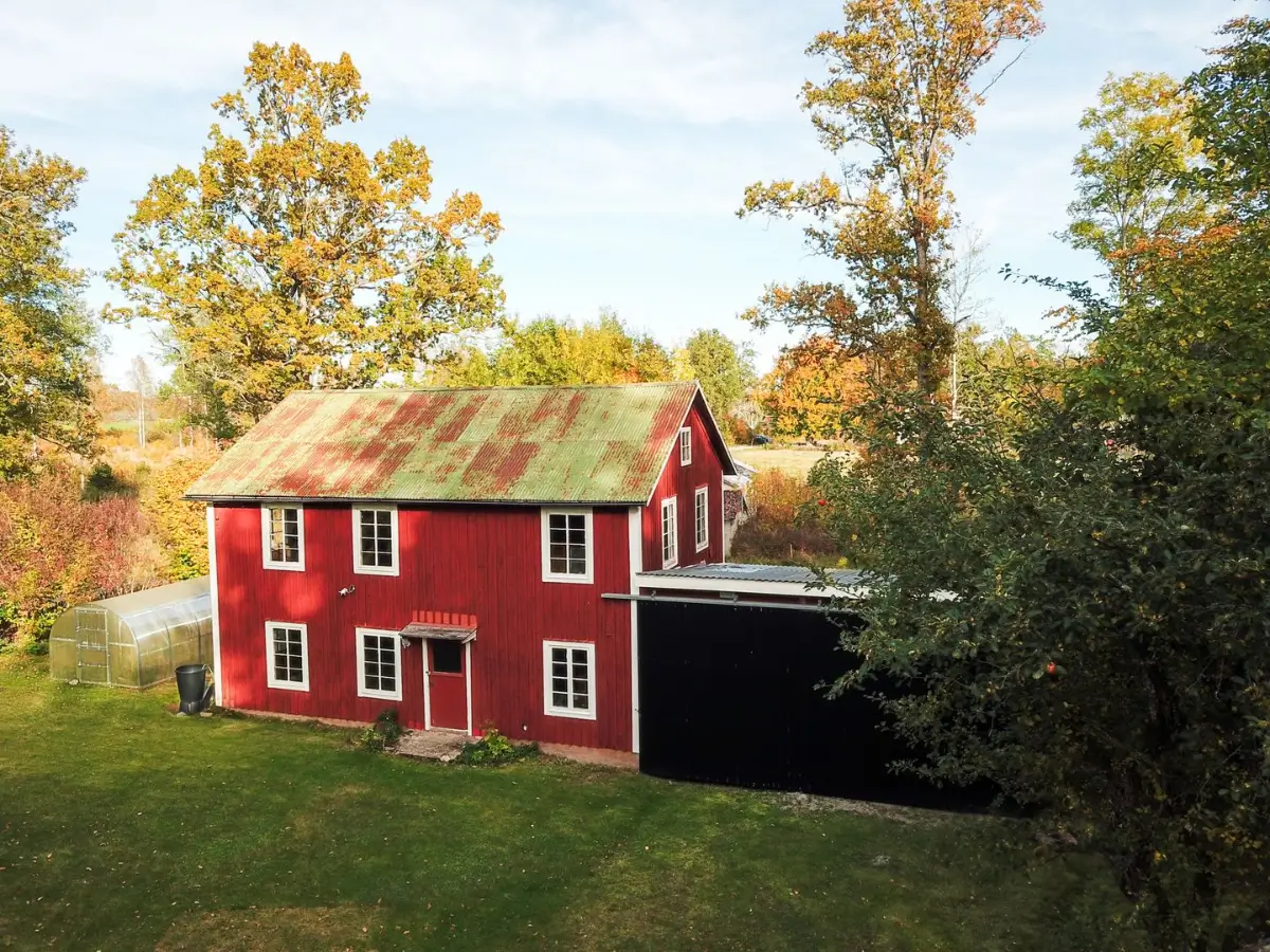 1930s-home-large-multifunctional-outbuilding-south-sweden-cheapscandihomes