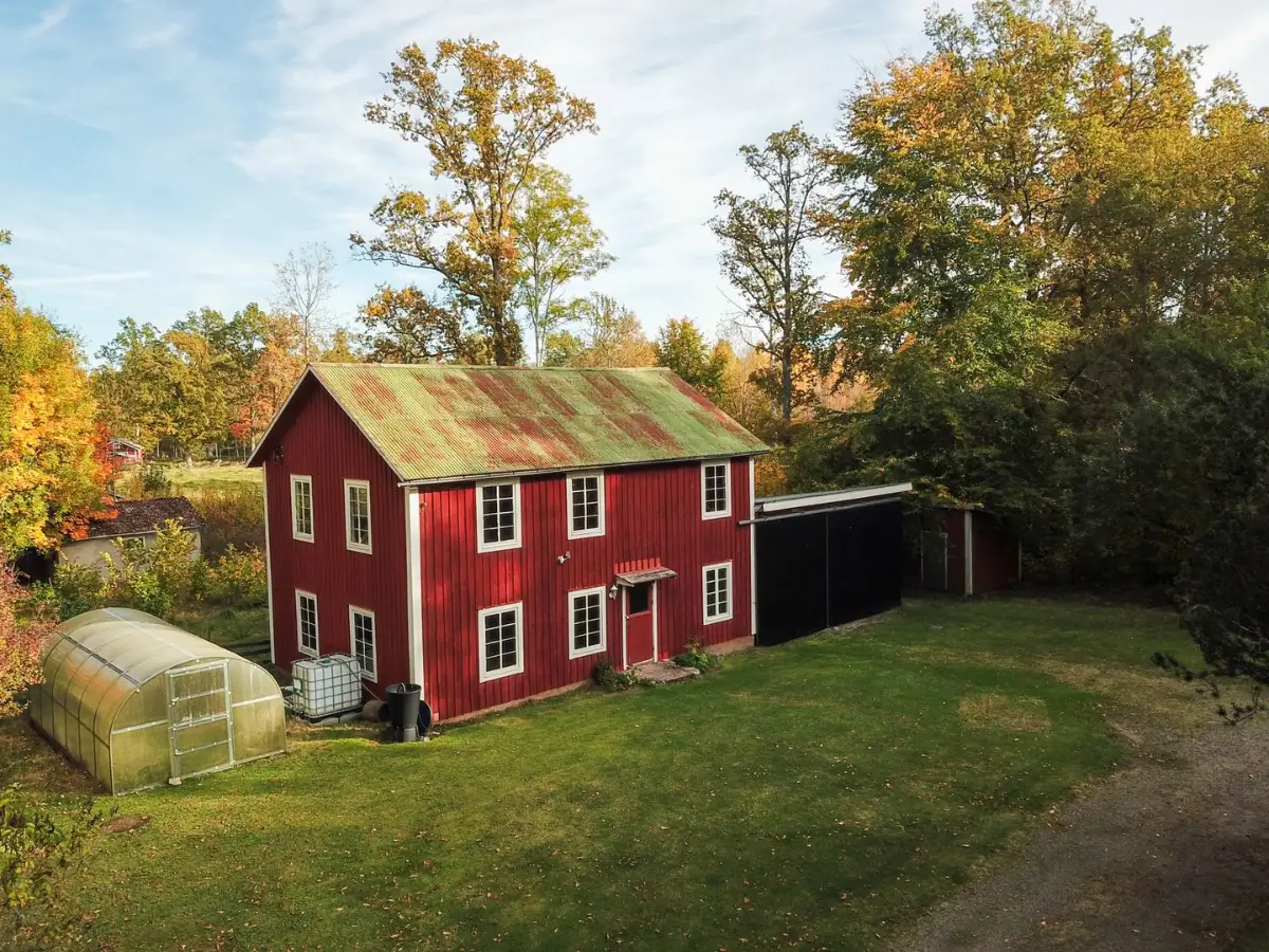 1930s-home-large-multifunctional-outbuilding-south-sweden-cheapscandihomes
