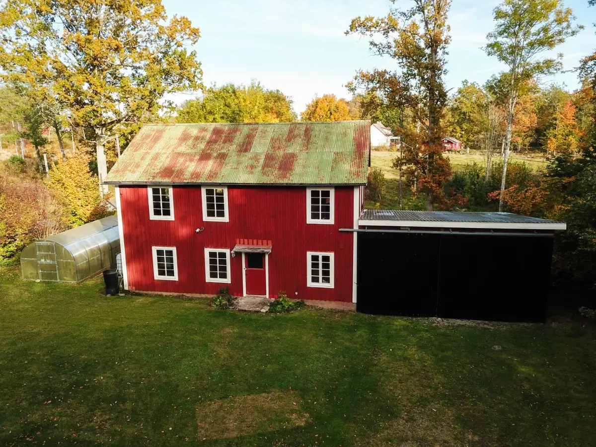 1930s-home-large-multifunctional-outbuilding-south-sweden-cheapscandihomes