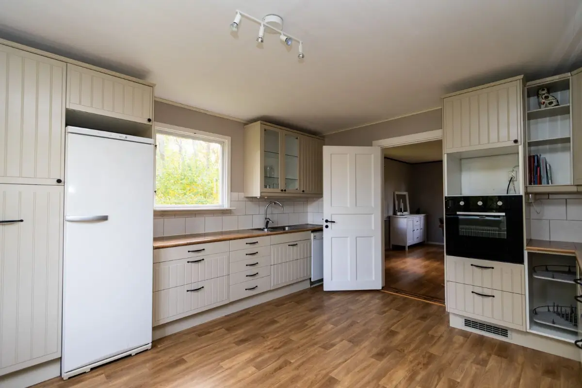 1930s-home-large-multifunctional-outbuilding-south-sweden-cheapscandihomes