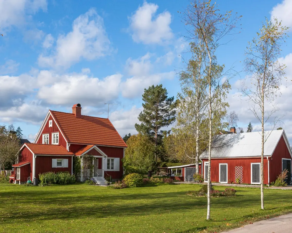 1930s-home-near-lakes-central-sweden-cheapscandihomes