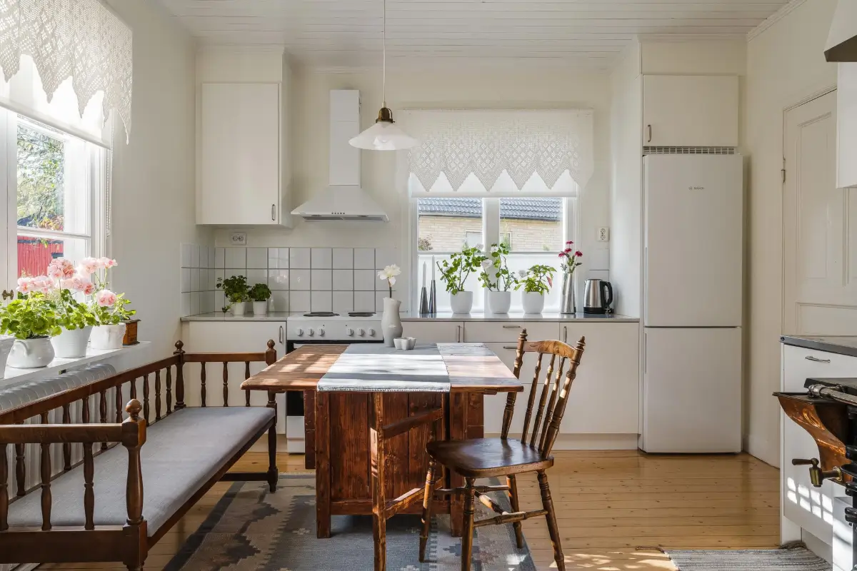 1930s-home-near-lakes-central-sweden-cheapscandihomes