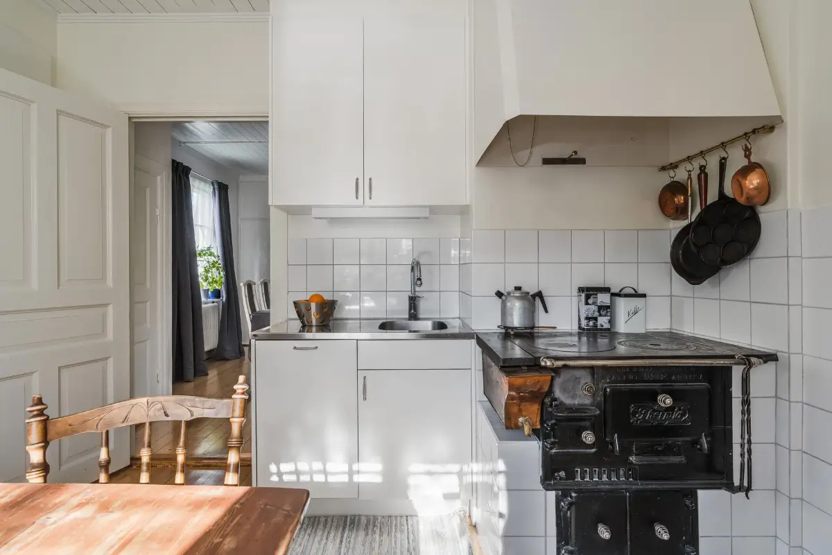 1930s-home-near-lakes-central-sweden-cheapscandihomes