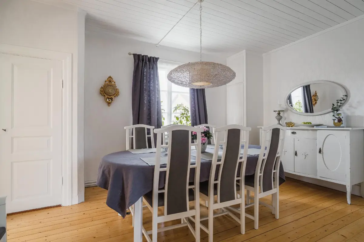 1930s-home-near-lakes-central-sweden-cheapscandihomes