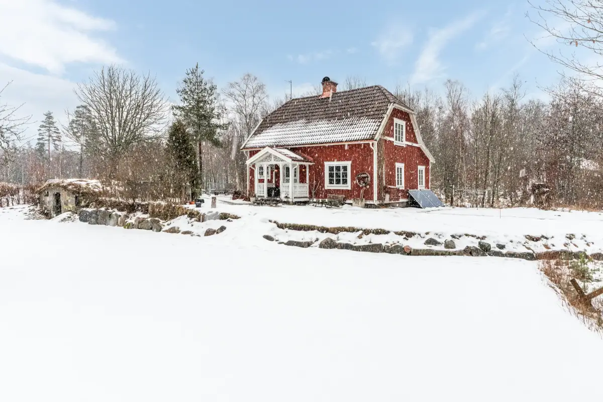 country-house-Four-Hectares-Land-Near-Lake-Möckeln-smaland-cheapscandihomes