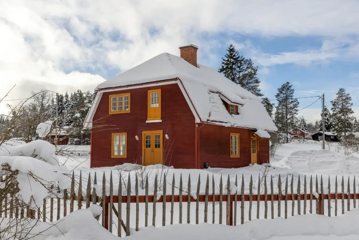 renovated-1920s-forest-guardians-residence-central-sweden-cheapscandihomes