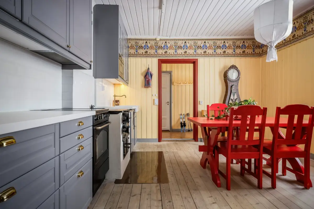 renovated-1920s-forest-guardians-residence-central-sweden-cheapscandihomes