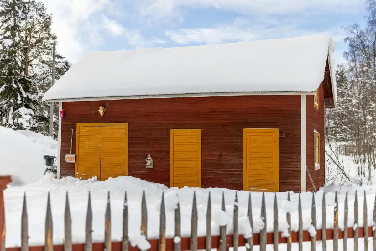 renovated-1920s-forest-guardians-residence-central-sweden-cheapscandihomes