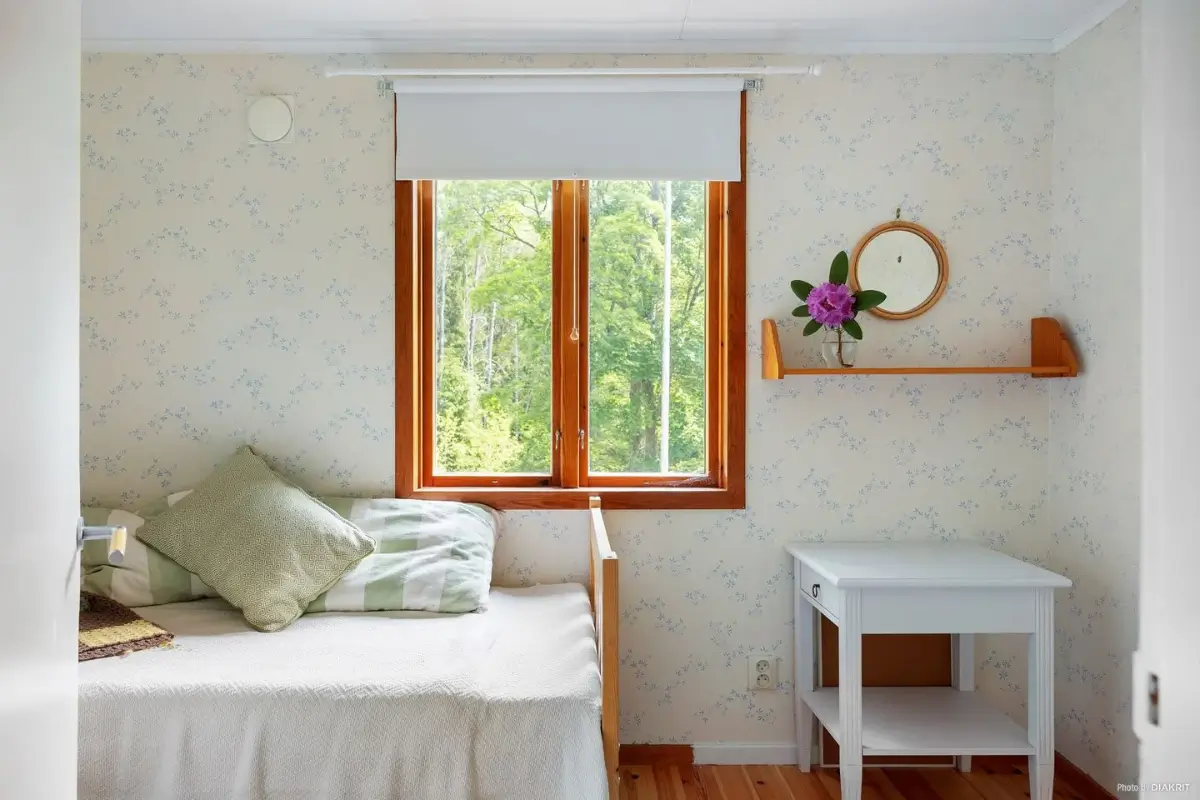 secluded-three-bedroom-house-near-lakes-and-gothenburg-cheapscandihomes