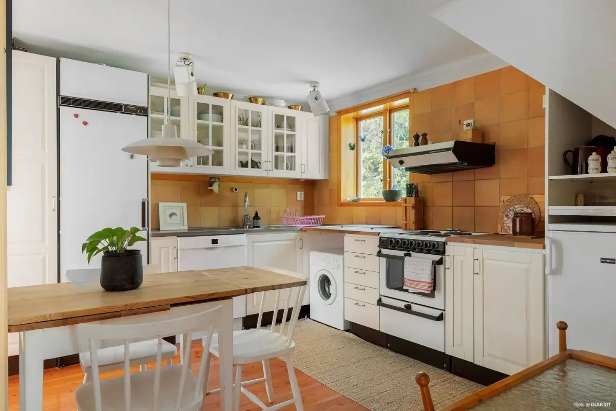 secluded-three-bedroom-house-near-lakes-and-gothenburg-cheapscandihomes