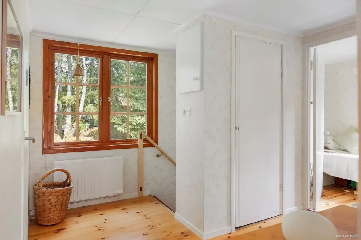 secluded-three-bedroom-house-near-lakes-and-gothenburg-cheapscandihomes