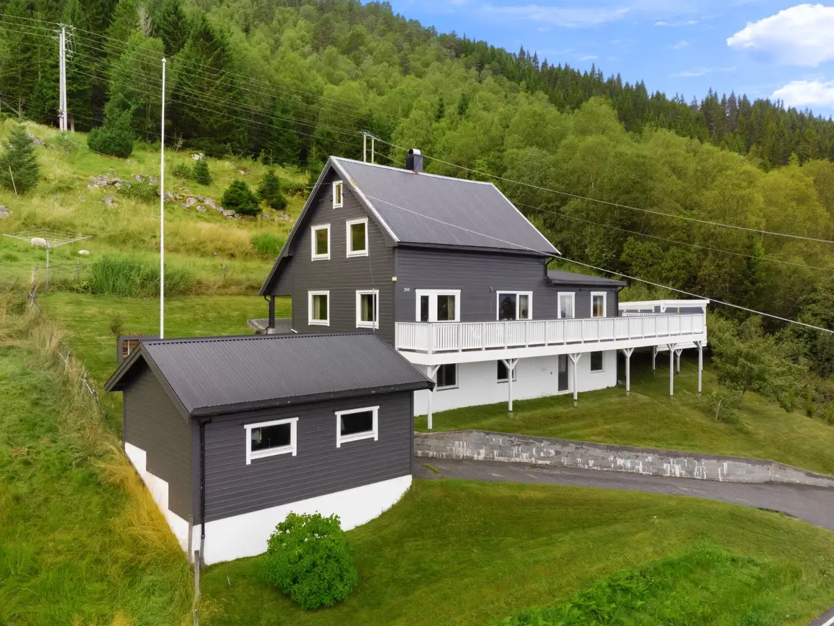 six-bedroom-family-home-west-norway-cheapscandihomes