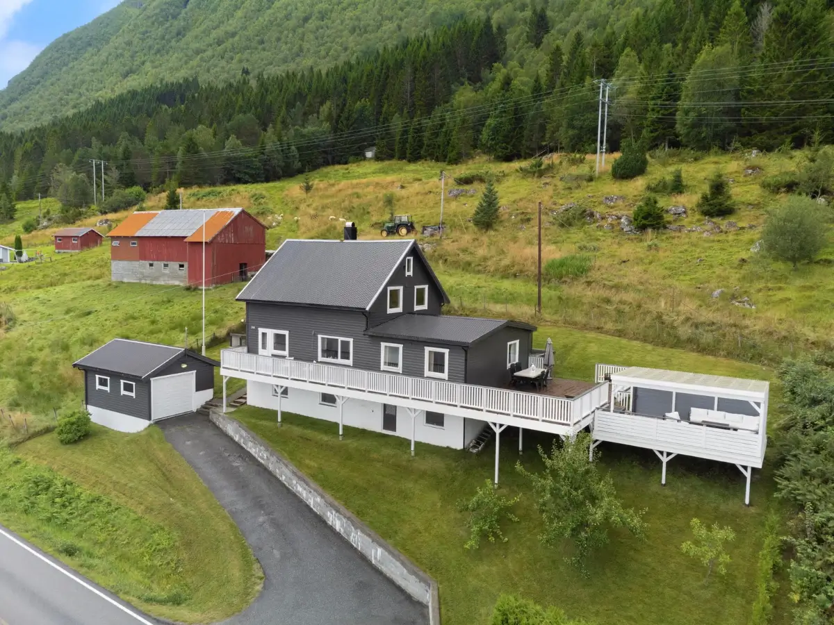 six-bedroom-family-home-west-norway-cheapscandihomes