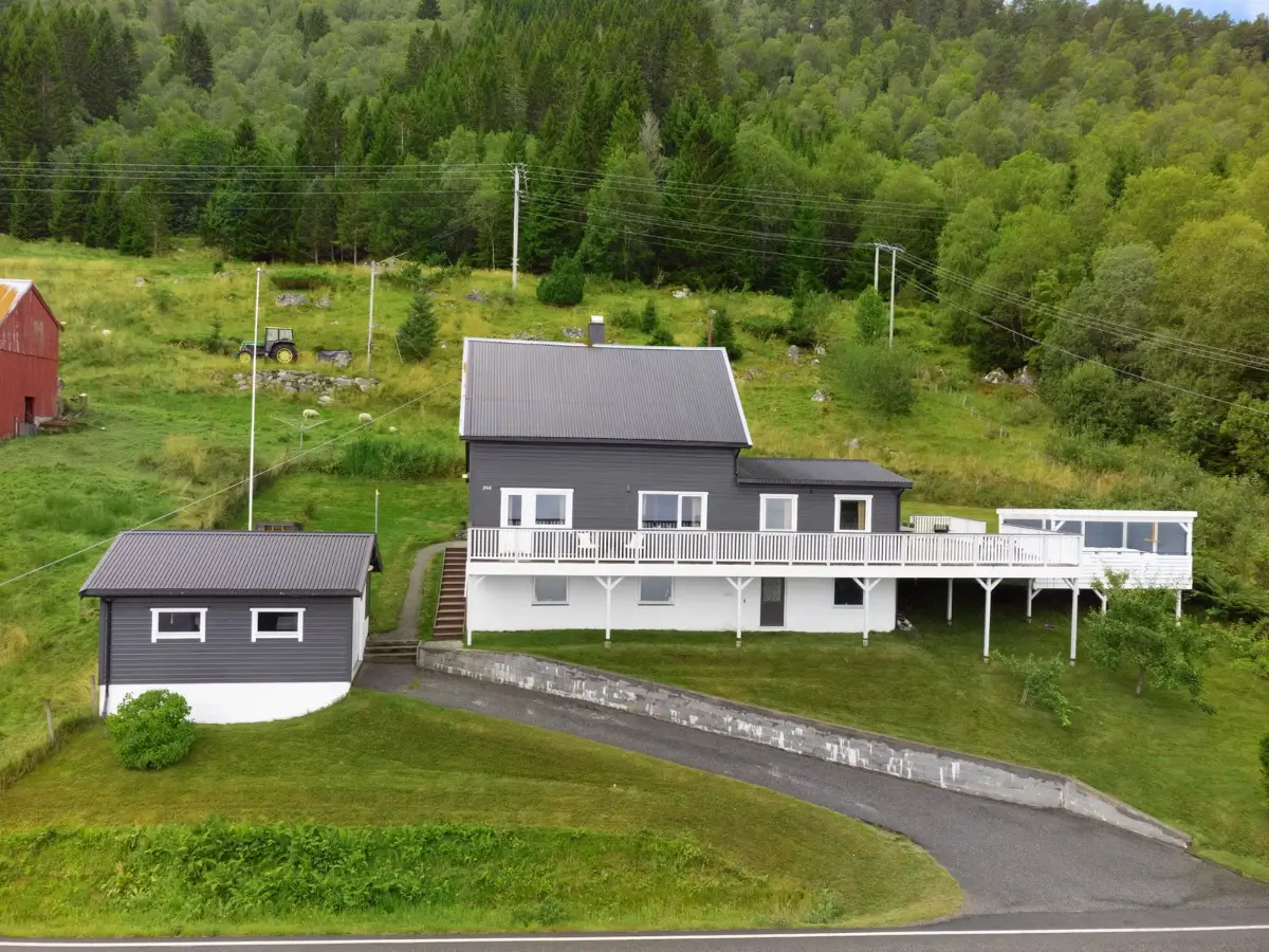 six-bedroom-family-home-west-norway-cheapscandihomes