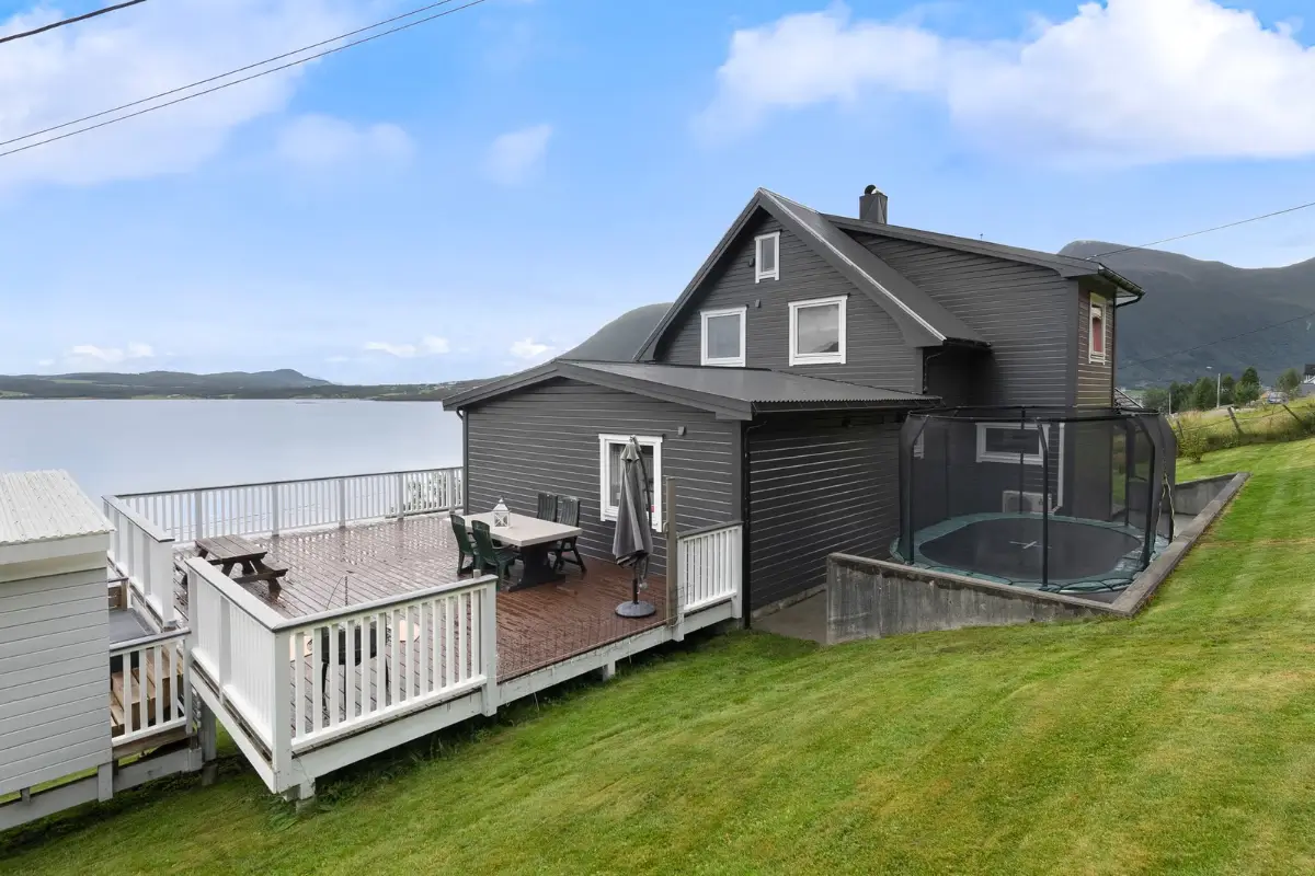 six-bedroom-family-home-west-norway-cheapscandihomes