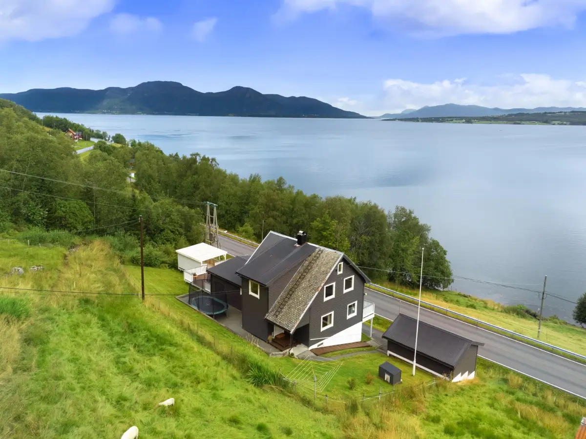 six-bedroom-family-home-west-norway-cheapscandihomes