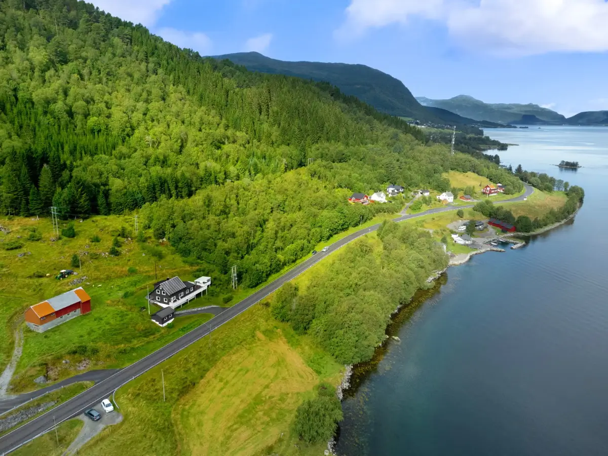 six-bedroom-family-home-west-norway-cheapscandihomes