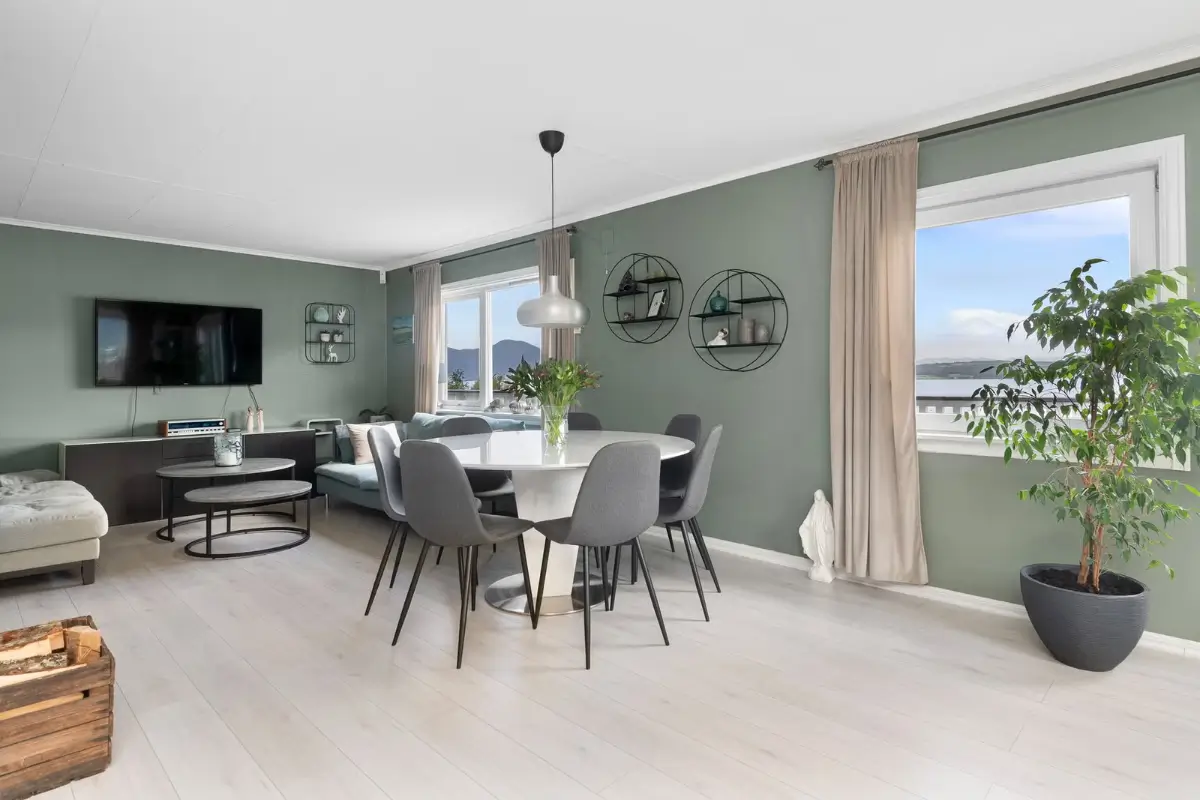 six-bedroom-family-home-west-norway-cheapscandihomes