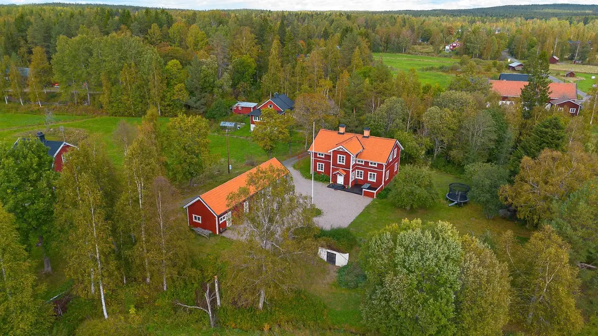 spacious-country-house-east-central-sweden-cheapscandihomes