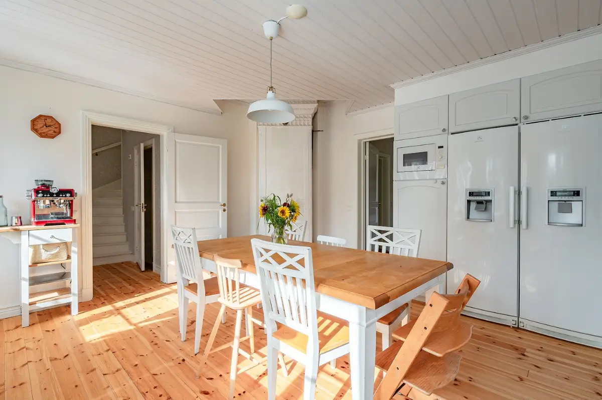 spacious-country-house-east-central-sweden-cheapscandihomes