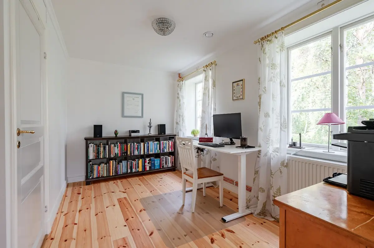 spacious-country-house-east-central-sweden-cheapscandihomes