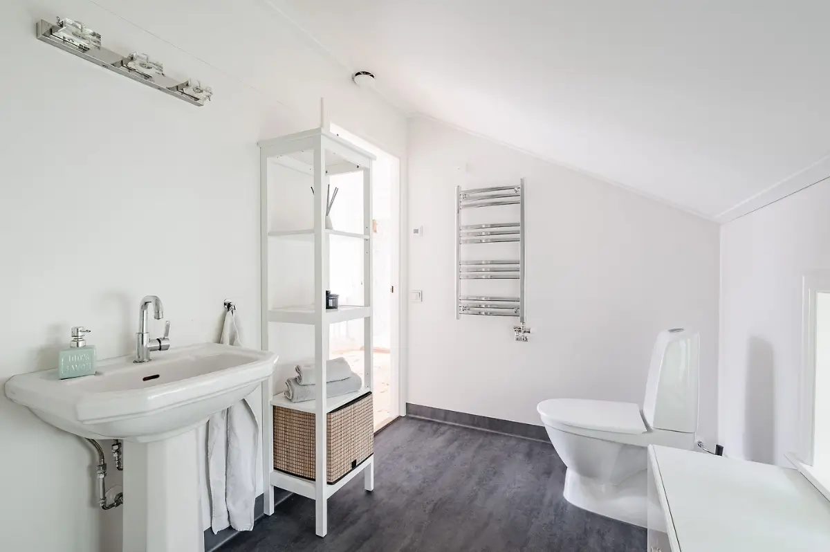 spacious-country-house-east-central-sweden-cheapscandihomes