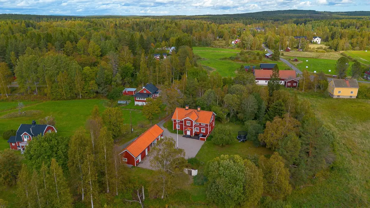 spacious-country-house-east-central-sweden-cheapscandihomes