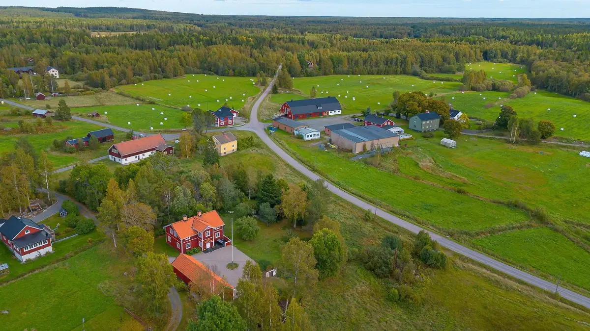 spacious-country-house-east-central-sweden-cheapscandihomes