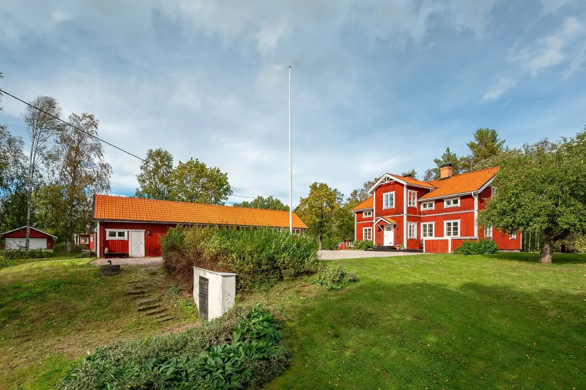 spacious-country-house-east-central-sweden-cheapscandihomes