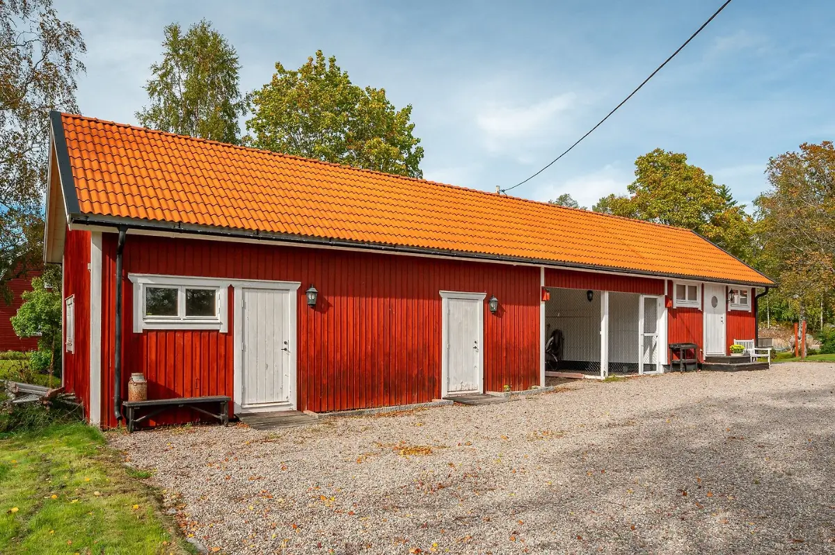 spacious-country-house-east-central-sweden-cheapscandihomes