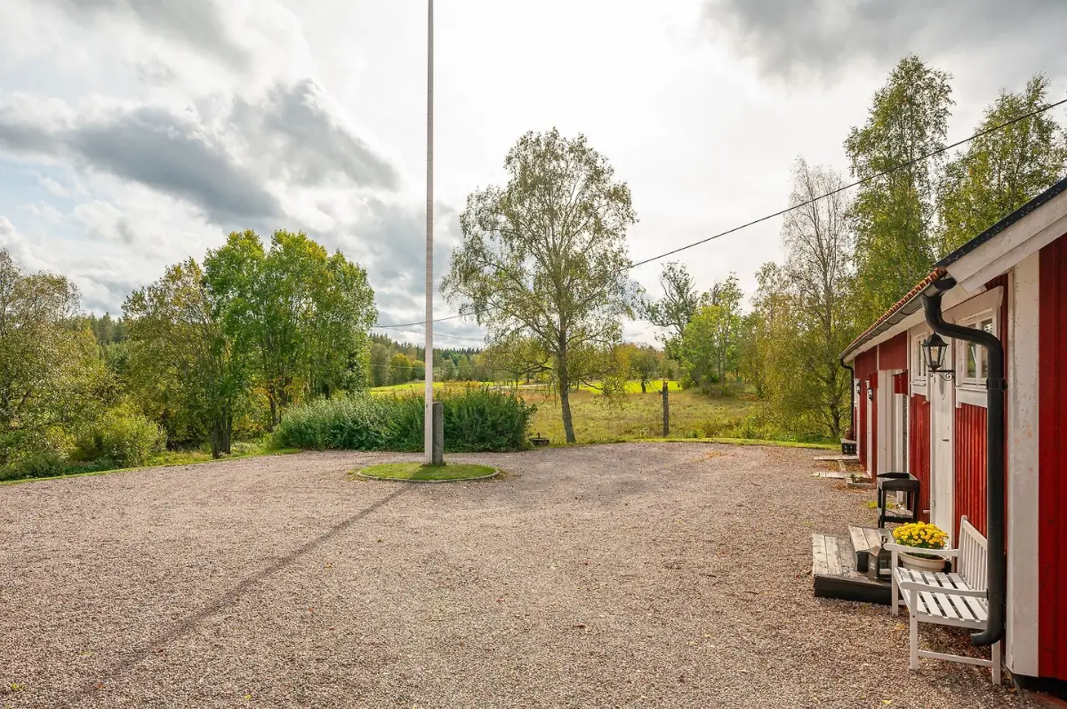 spacious-country-house-east-central-sweden-cheapscandihomes