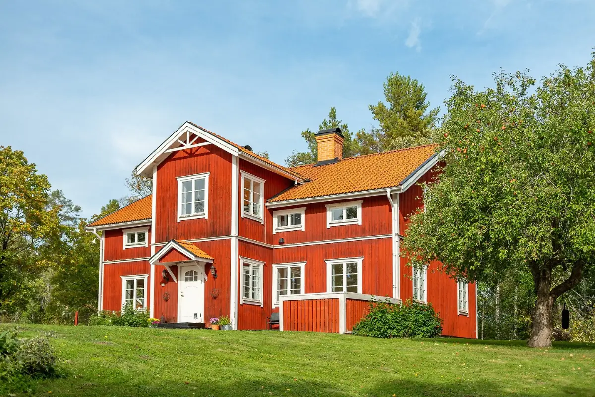 spacious-country-house-east-central-sweden-cheapscandihomes