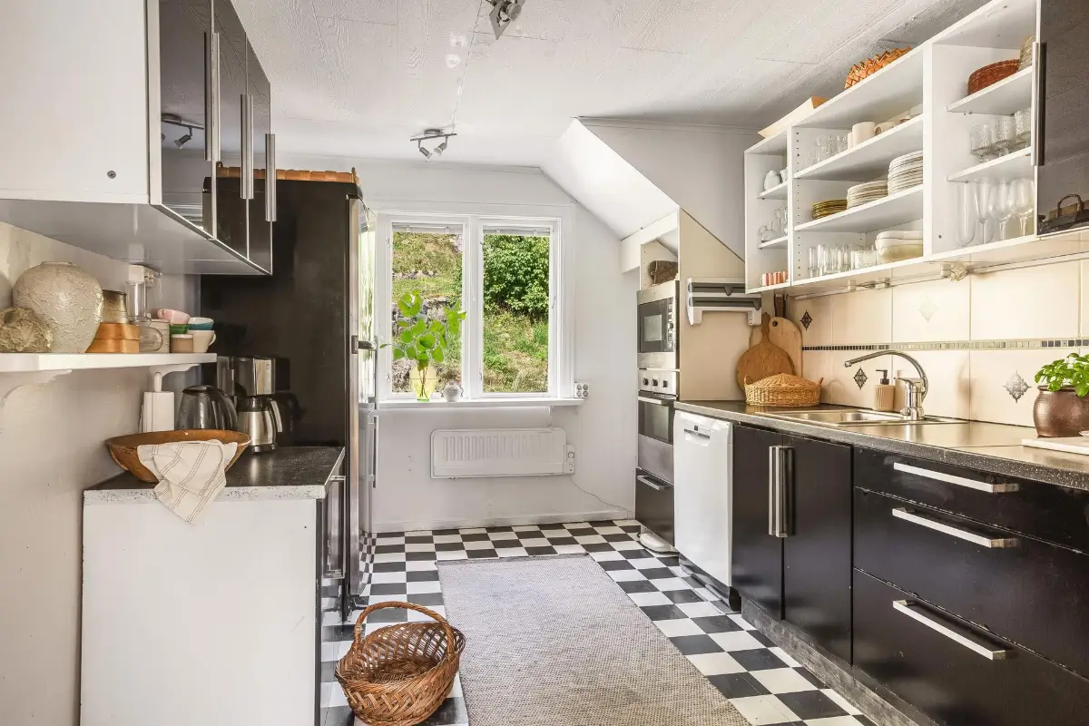 1930s-house-nice-garden-south-west-sweden-cheapscandihomes