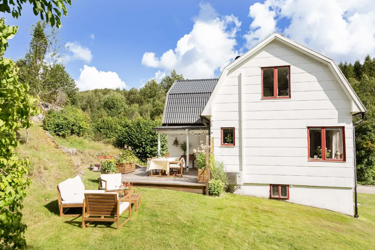 1930s-house-nice-garden-south-west-sweden-cheapscandihomes