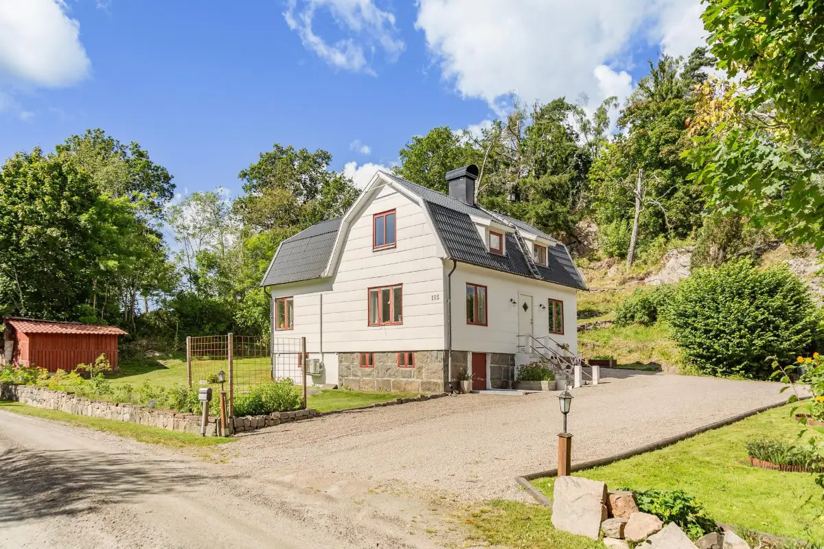 1930s-house-nice-garden-south-west-sweden-cheapscandihomes