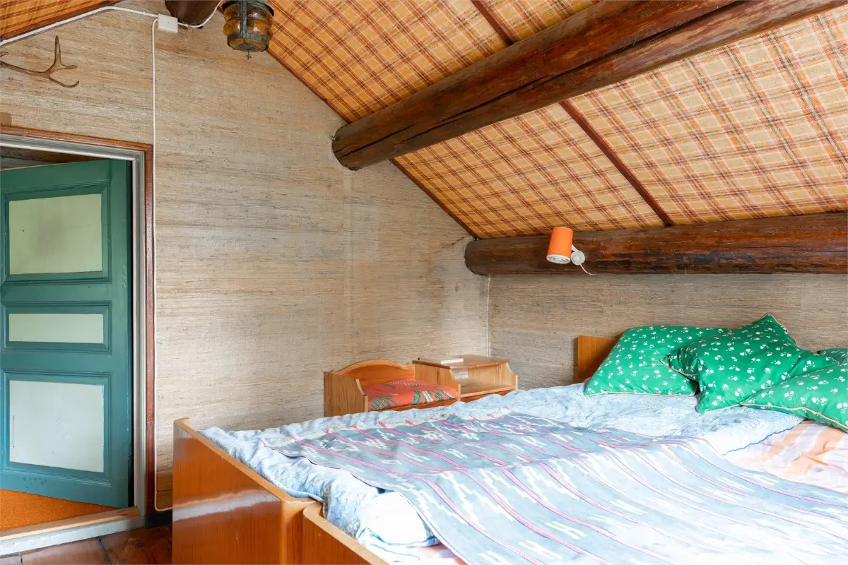 19th-century-country-cottage-large-garden-outbuidlings-central-sweden-cheapscandihomes